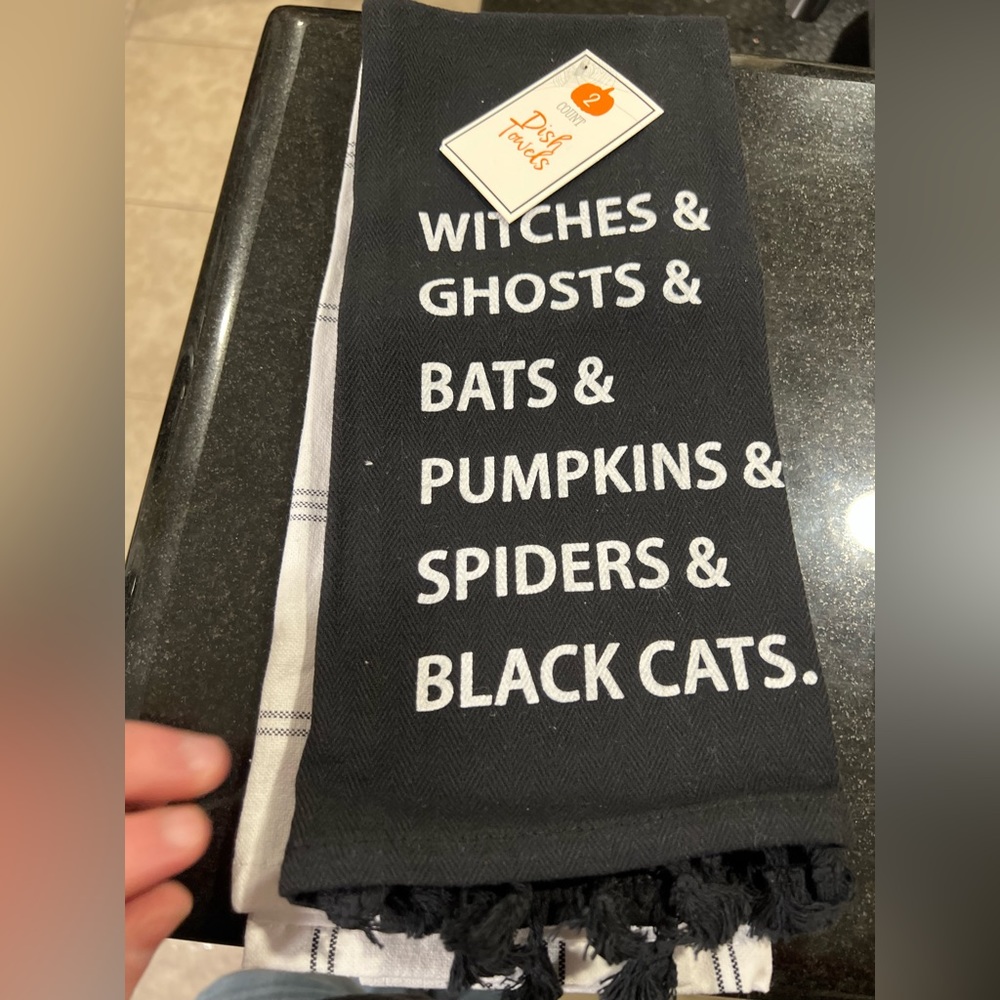 NWT Halloween kitchen towels